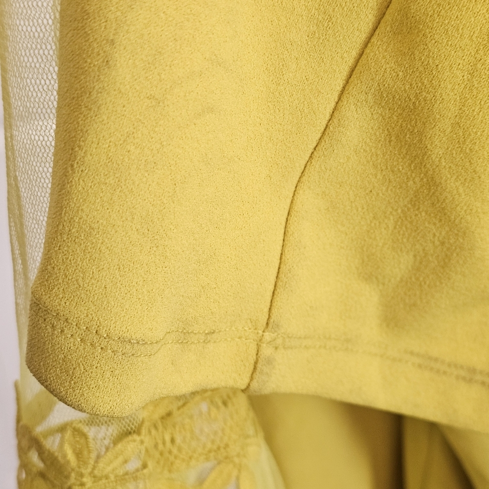 Valentine Crochet Ruffle and Bell Sleeve Jumpsuit Size Large Elegant Romantic - Picture 14 of 14